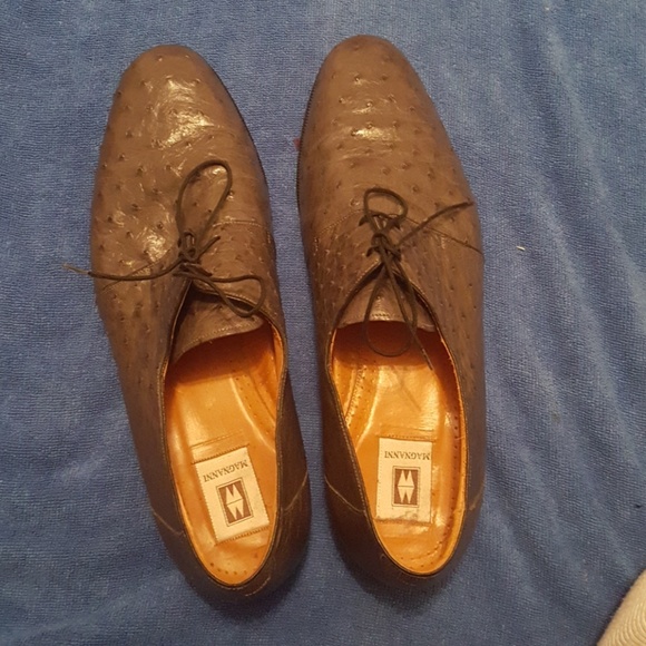 Shoes - Picture 4 of 4